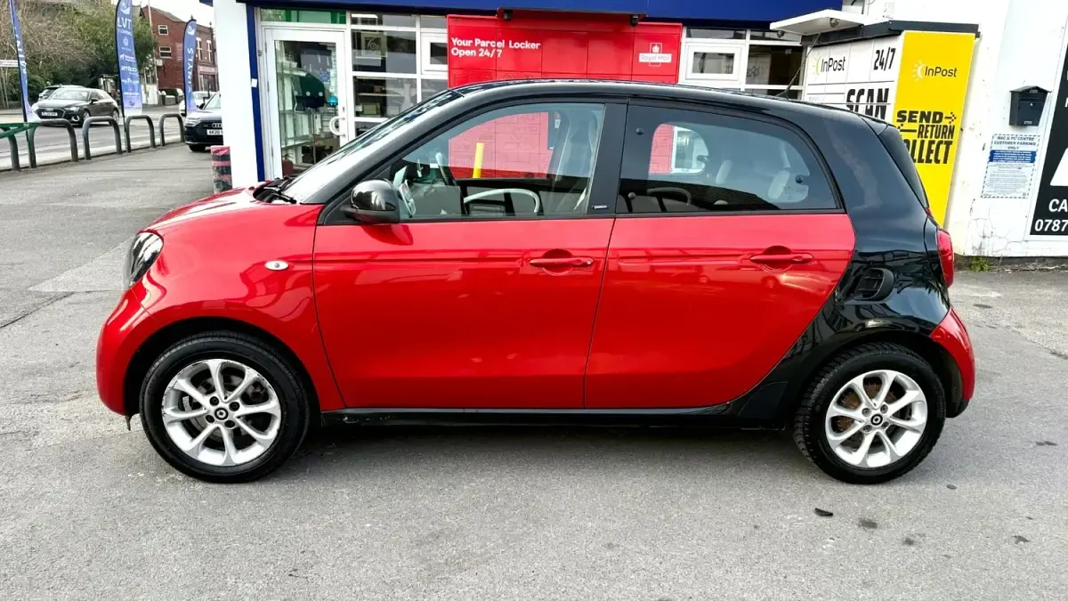 Used Smart ForFour Passion 71 HP (52 kW) 2015 Red Hatchback