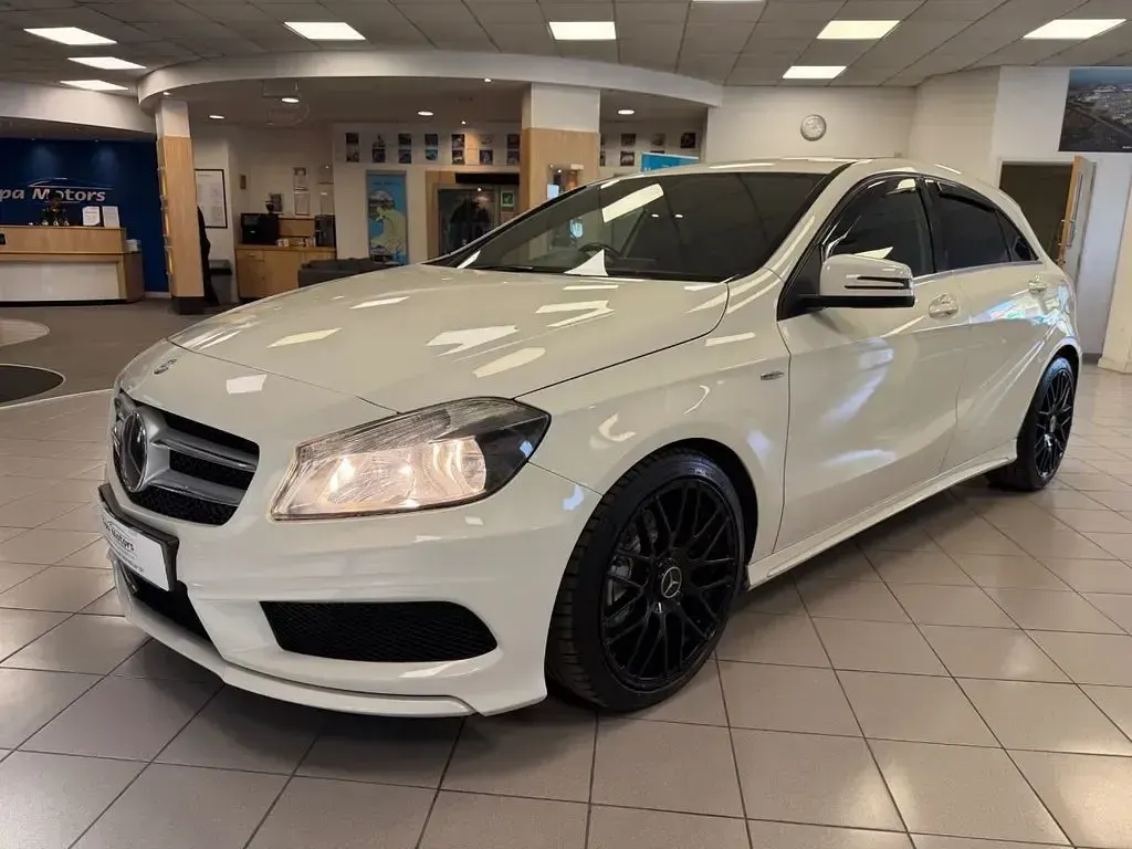 Used Mercedes A200 AMG 136 HP (100 kW) 2014 White Hatchback