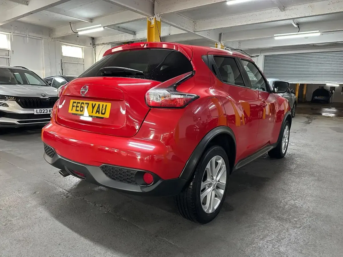 Used Nissan Juke N-Connecta 110 HP (80 kW) 2017 Red SUV