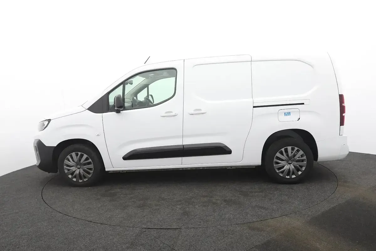Used Citroën Berlingo 100 HP (73 kW) 2024 White MPV
