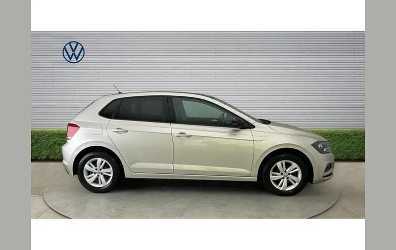 Used VW Polo SE 95 HP (69 kW) 2019 Silver Hatchback