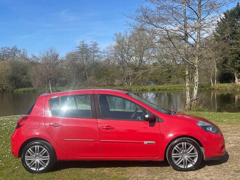 Używany Renault Clio II Dynamique 2011 Czerwony Hatchback