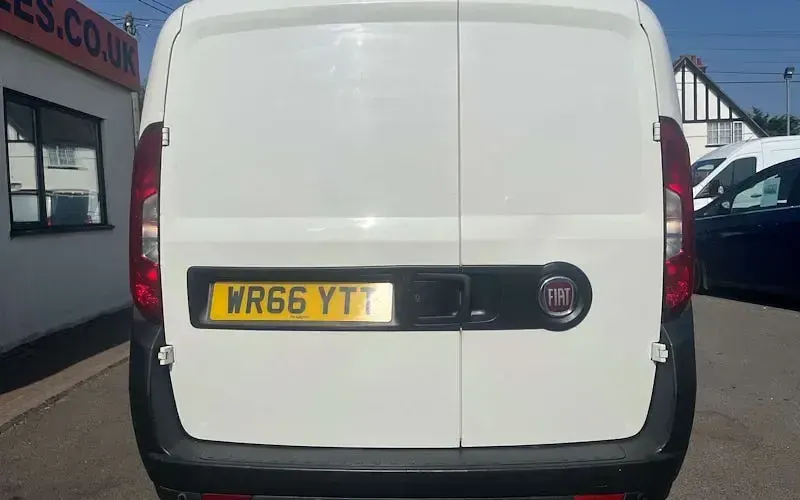 Used Fiat Doblò 95 HP (69 kW) 2016 White MPV