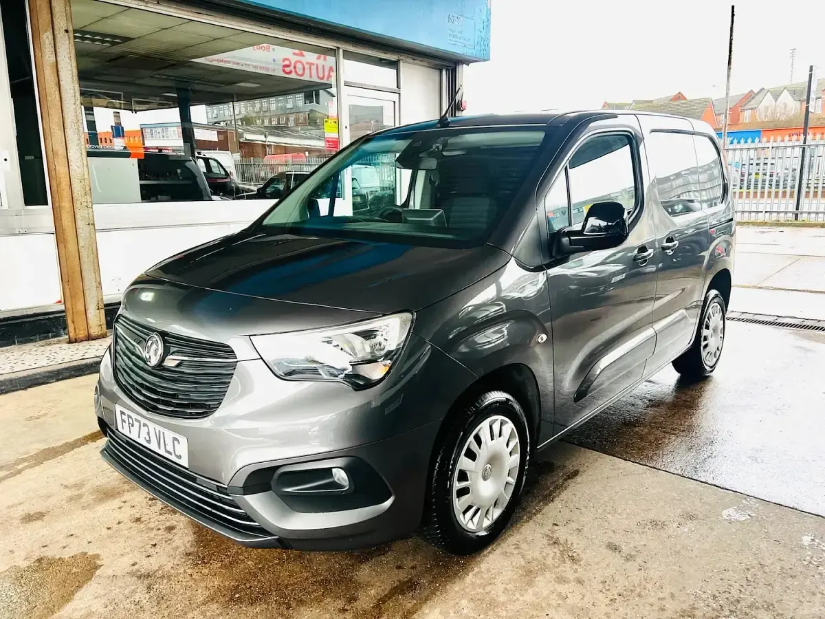 Used Vauxhall Combo 100 HP (73 kW) 2023 Grey MPV