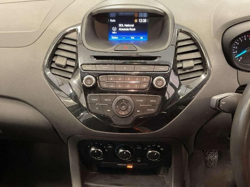 Used Ford Ka Plus Zetec 85 HP (62 kW) 2018 Yellow Hatchback