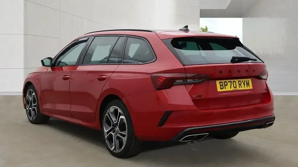 Used Skoda Octavia vRS 245 HP (180 kW) 2021 Red Estate