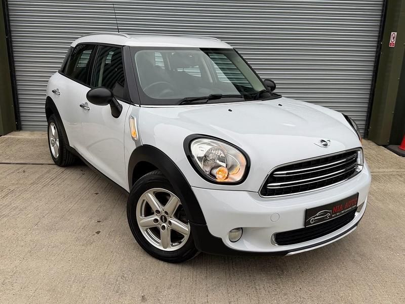 White Used 2012 Mini One Countryman SUV | £3,699 (Fair price) - Image 1/4