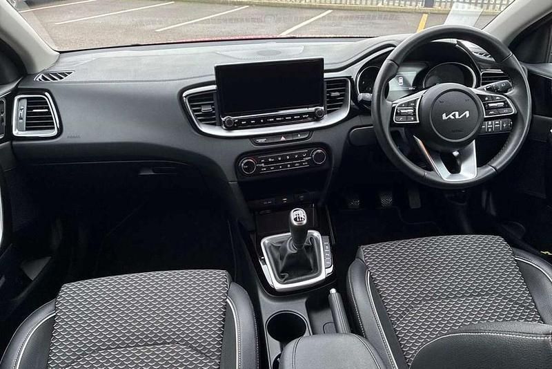 Used Kia Ceed 158 HP (116 kW) 2024 Red Hatchback