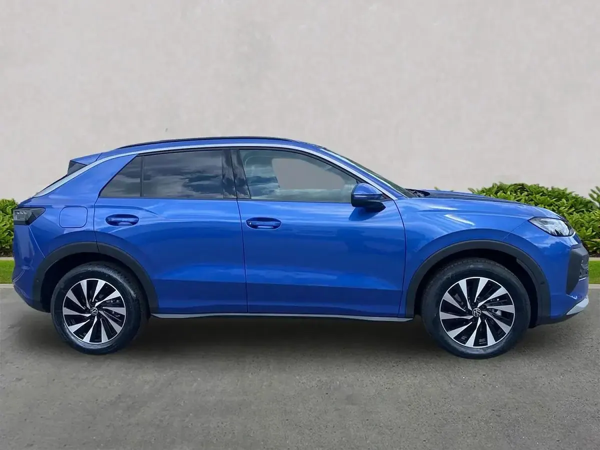 New VW T-Roc Life 150 HP (110 kW) 2026 Blue SUV