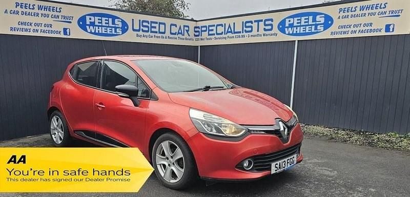 Red Used 2013 Renault Clio IV Dynamique Hatchback | £3,675 (Good price) - Image 1/4