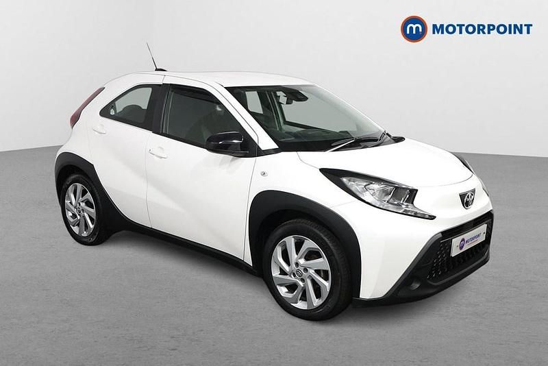 White Used 2023 Toyota Aygo PURE Hatchback | £10,949 (Good price) - Image 1/4