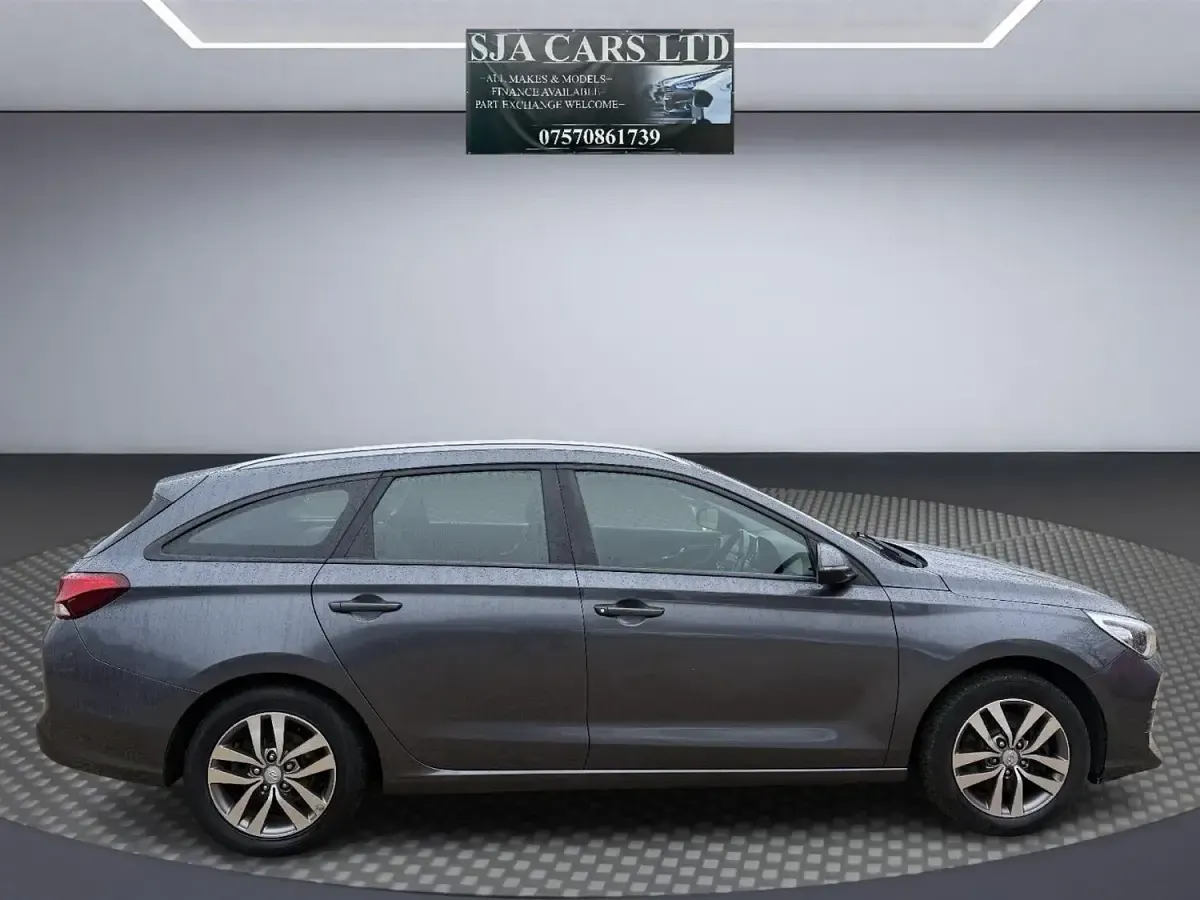 Used Hyundai i30 SE 2020 Grey Estate