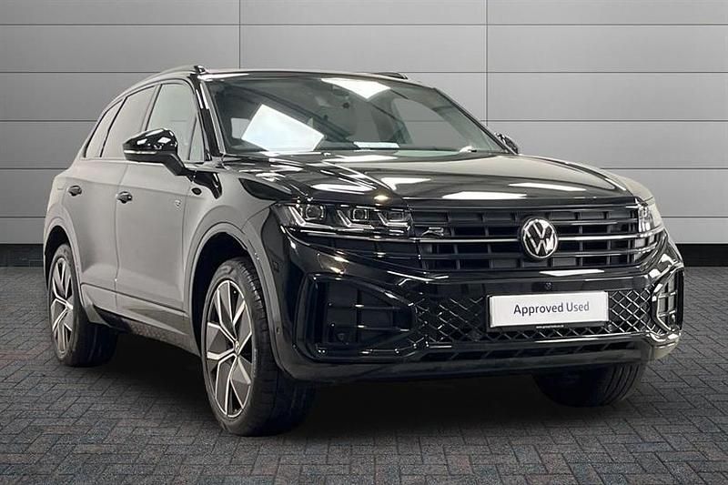 Black Used 2025 VW Touareg Black Edition SUV | £50,990 (Fair price) - Image 1/3