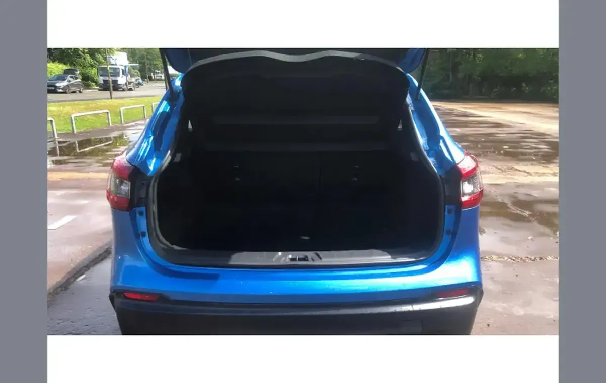 Used Nissan Qashqai Acenta Premium 160 HP (117 kW) 2019 Blue SUV