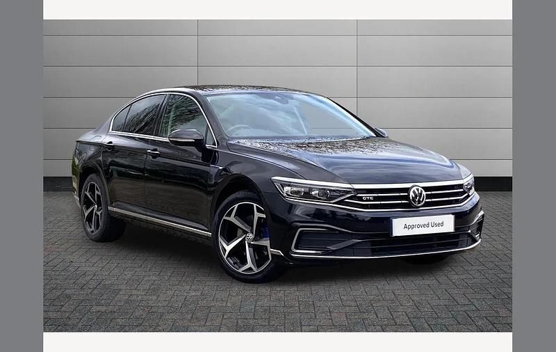 Usado VW Passat Advance 218 HP (160 kW) 2020 Preto Sedan