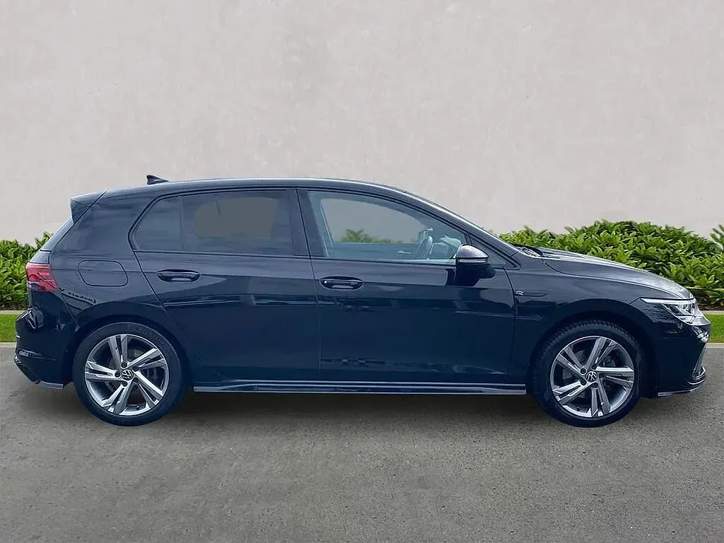 Used VW Golf VIII R-line 150 HP (110 kW) 2022 Black Hatchback
