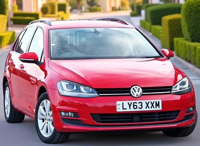 Red Used 2013 VW Golf VII Estate | £6,990 (Fair price) - Image 1/4