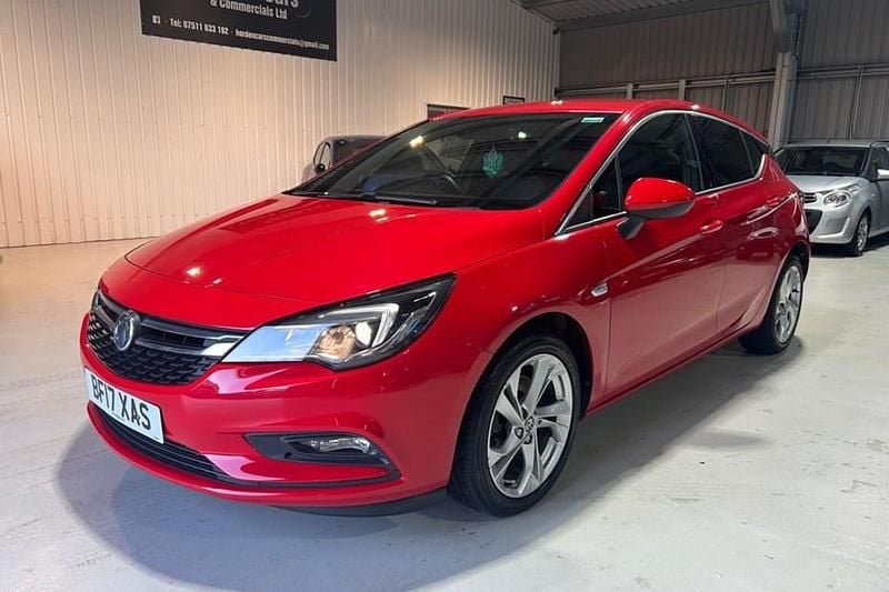 Used Vauxhall Astra SRi 200 HP (147 kW) 2017 Red Hatchback