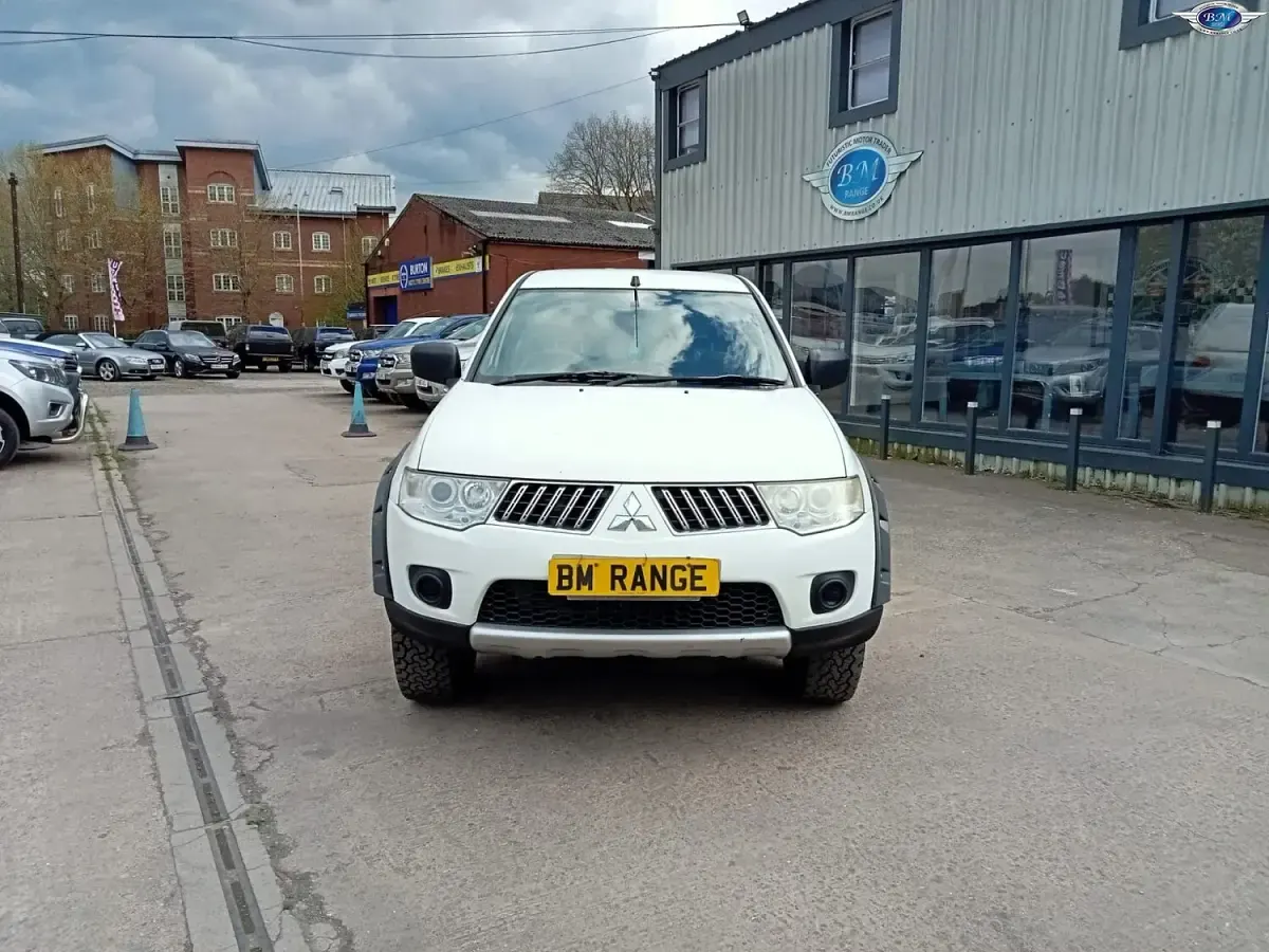 Used Mitsubishi L200 134 HP (98 kW) 2011 White Pickup