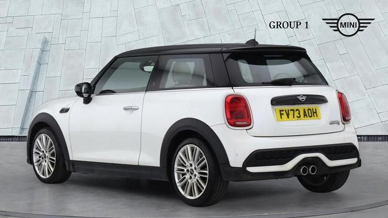 Usado Mini Cooper S Exclusive 178 HP (130 kW) 2023 Branco Citadino
