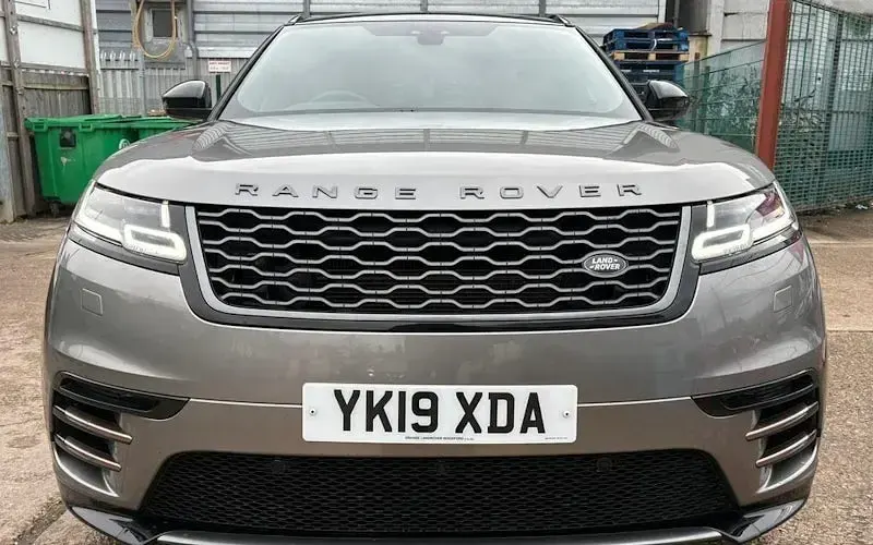 Used Land Rover Range Rover Velar SE Dynamic 179 HP (131 kW) 2019 Silver SUV