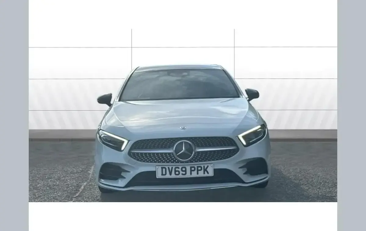 Used Mercedes A250 AMG Line Premium Plus 221 HP (162 kW) 2019 White Hatchback