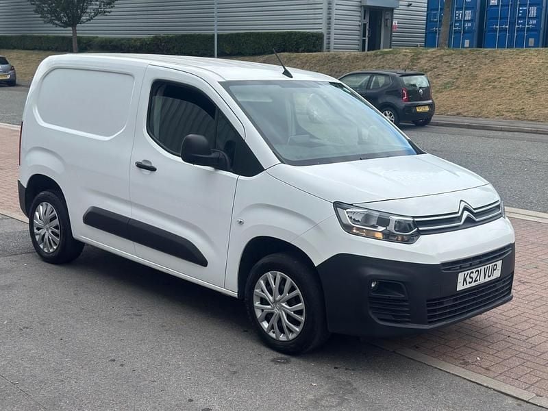 White Used 2021 Citroën Berlingo MPV | £6,450 (Super price) - Image 1/4