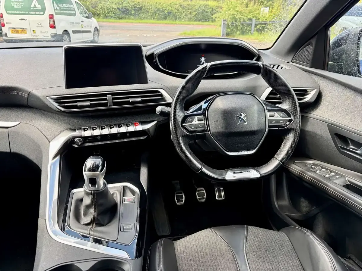 Used Peugeot 3008 Premium 130 HP (95 kW) 2018 Blue SUV
