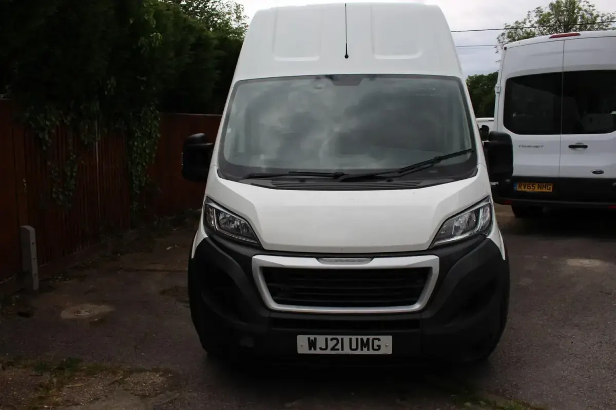 Usado Peugeot Boxer S 140 CV (102 kW) 2021 Blanco Van