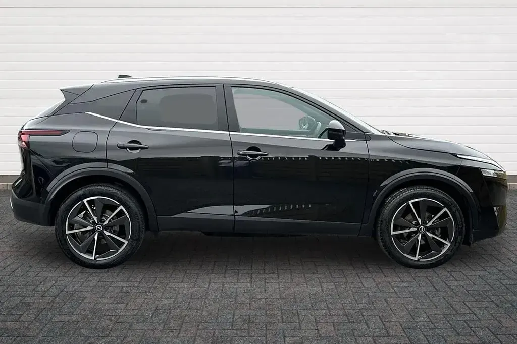 Used Nissan Qashqai S 140 HP (102 kW) 2023 Black SUV