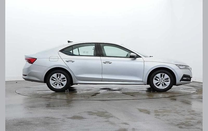 Used Skoda Octavia SE Technology 108 HP (79 kW) 2024 Brilliant silver metallic Hatchback