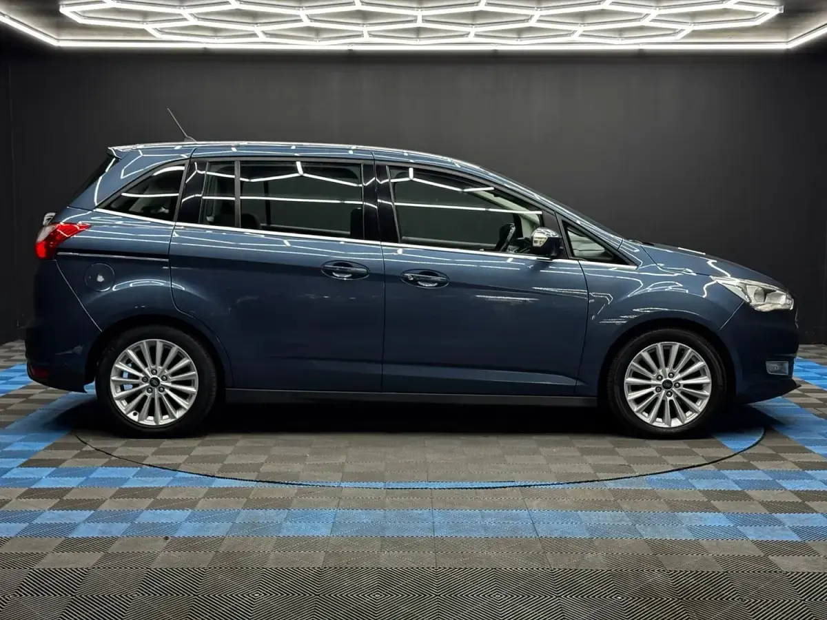 Used Ford Grand C-Max Titanium 2018 Blue MPV