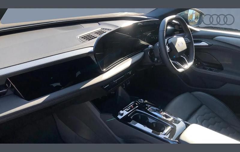Usado Audi e-tron S-Line 206 kW (281 HP) 2025 Azul SUV