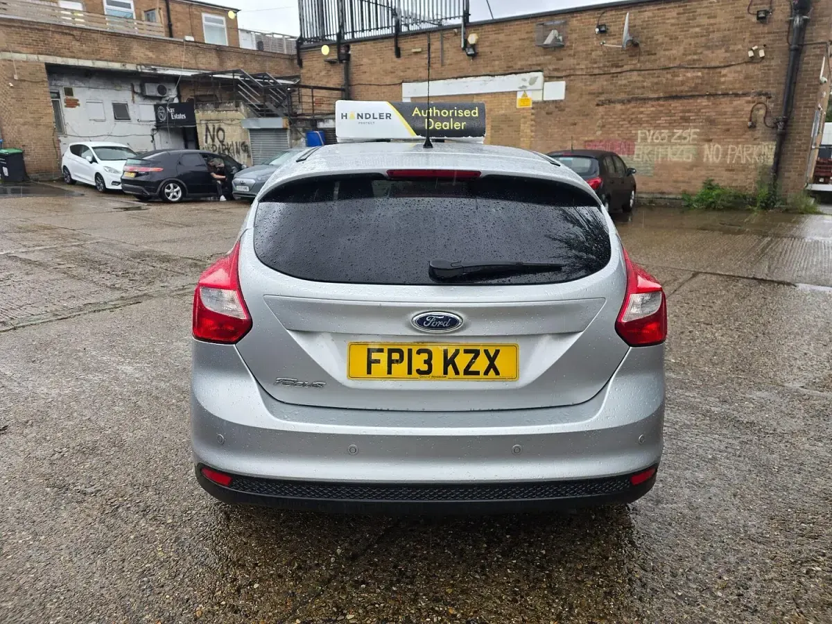 Used Ford Focus Titanium 125 HP (91 kW) 2013 Silver Hatchback