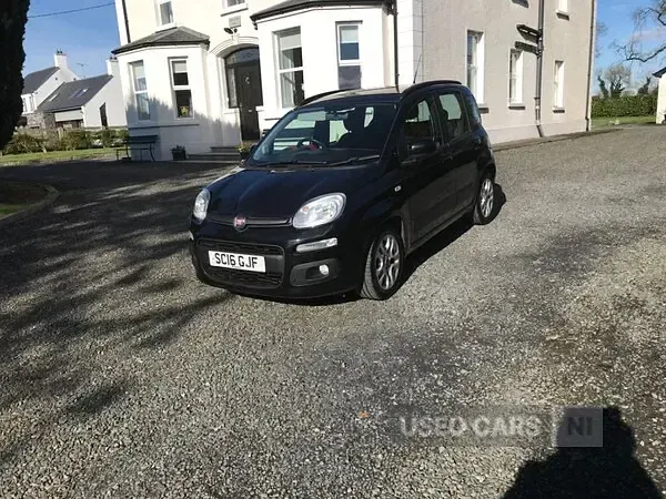 Used Fiat Panda Lounge 69 HP (50 kW) 2016 Black Hatchback