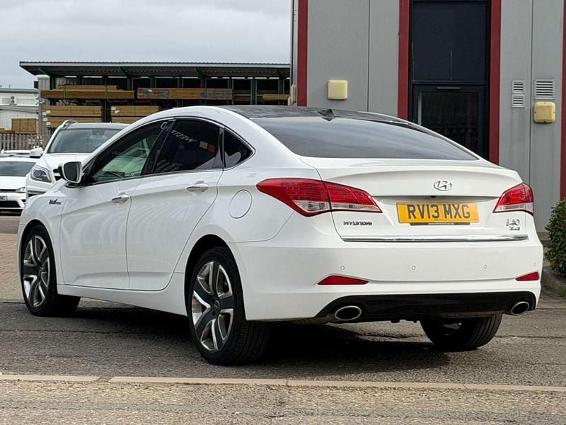 Used Hyundai i40 Style 136 HP (100 kW) 2013 White Sedan