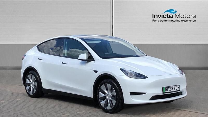 White Used 2023 Tesla Model Y SUV | £25,250 (Fair price) - Image 1/4