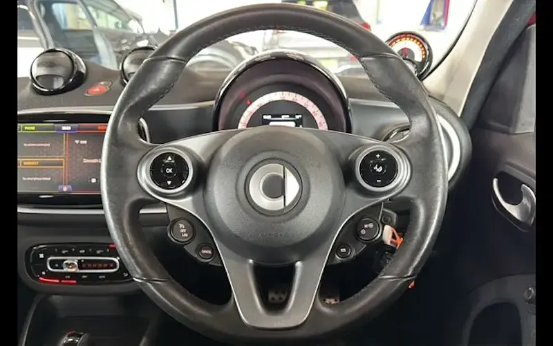 Used Smart ForFour Electric Drive Premium 60 kW (82 HP) 2022 Red Hatchback