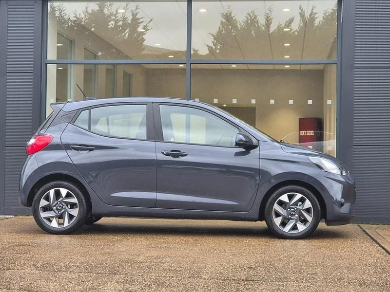 New Hyundai i10 Premium 64 HP (47 kW) 2025 Lumen gray Hatchback