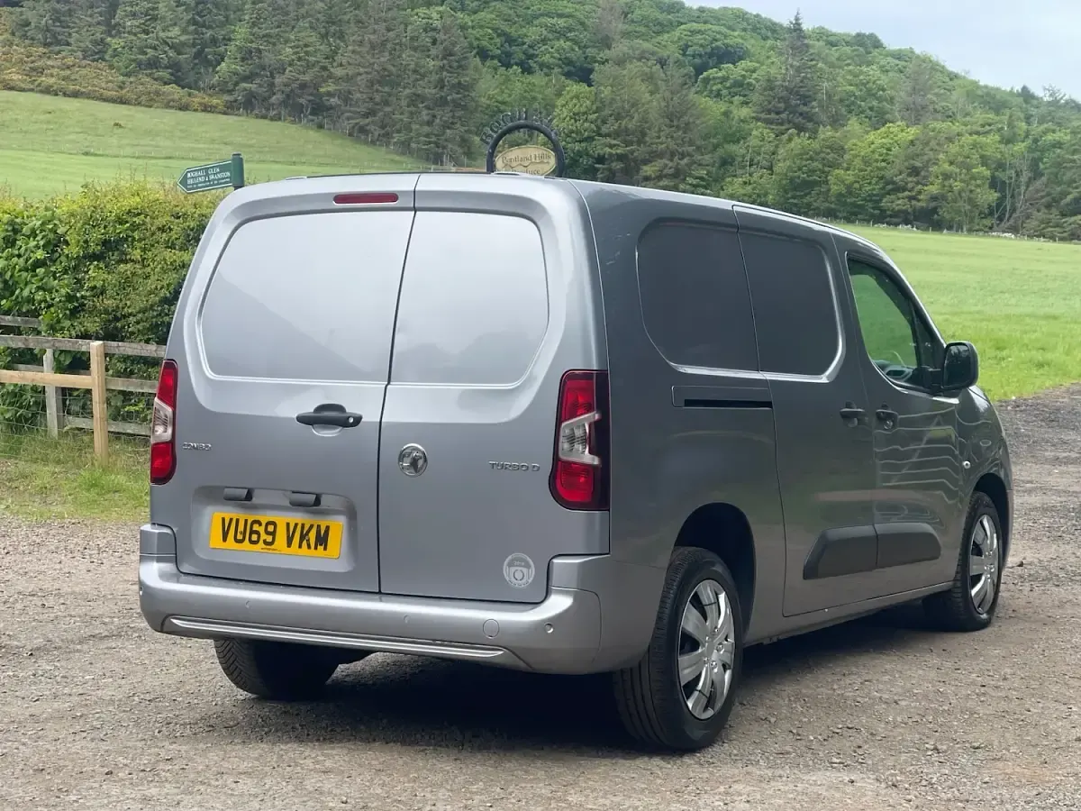 Used Vauxhall Combo Sportive 100 HP (73 kW) 2019 Grey MPV