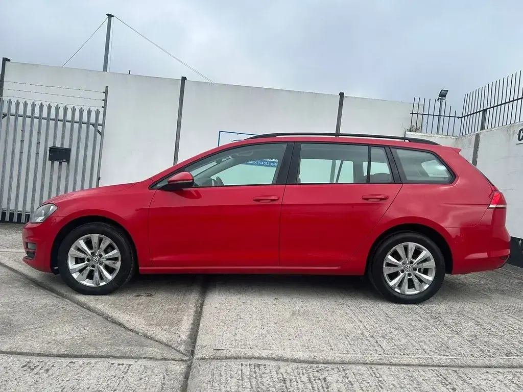 Used VW Golf VII SE 150 HP (110 kW) 2014 Red Estate