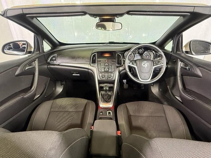 Used Vauxhall Cascada S 140 HP (102 kW) 2014 Brown Cabriolet