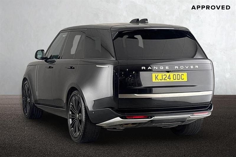 Used Land Rover Range Rover HSE 300 HP (220 kW) 2024 Santorini black SUV
