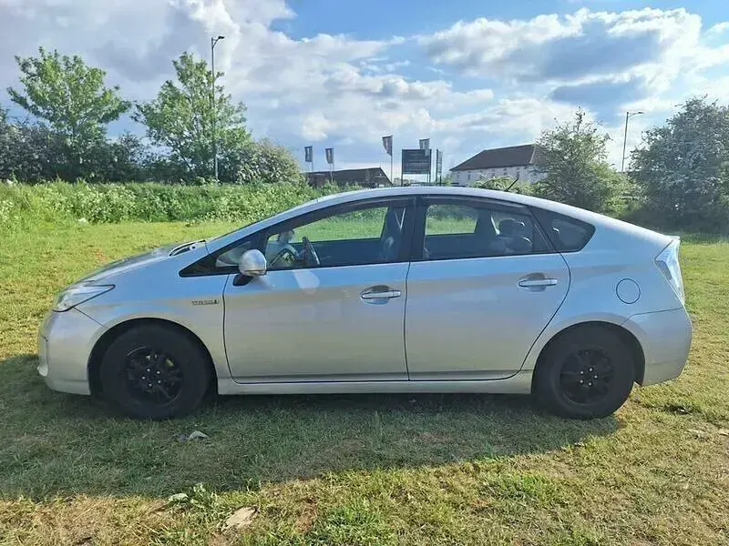 Used Toyota Prius T3 136 HP (100 kW) 2014 Silver Hatchback
