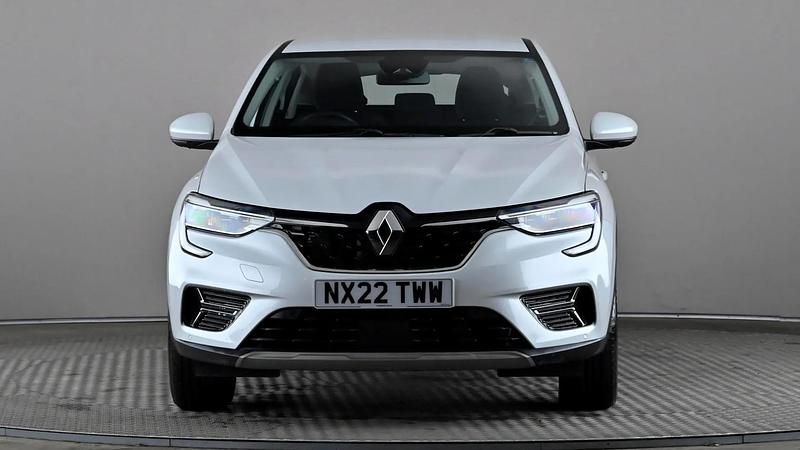Used Renault Arkana Iconic 138 HP (101 kW) 2022 White SUV