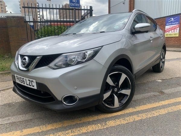 Silver Used 2016 Nissan Qashqai N-Connecta SUV | £6,995 (Fair price) - Image 1/1