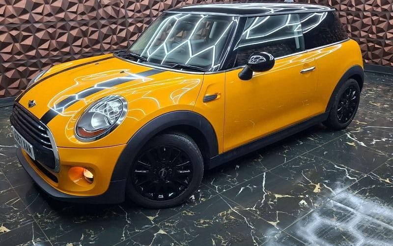 Used Mini Cooper Hatch 136 HP (100 kW) 2017 Orange Hatchback