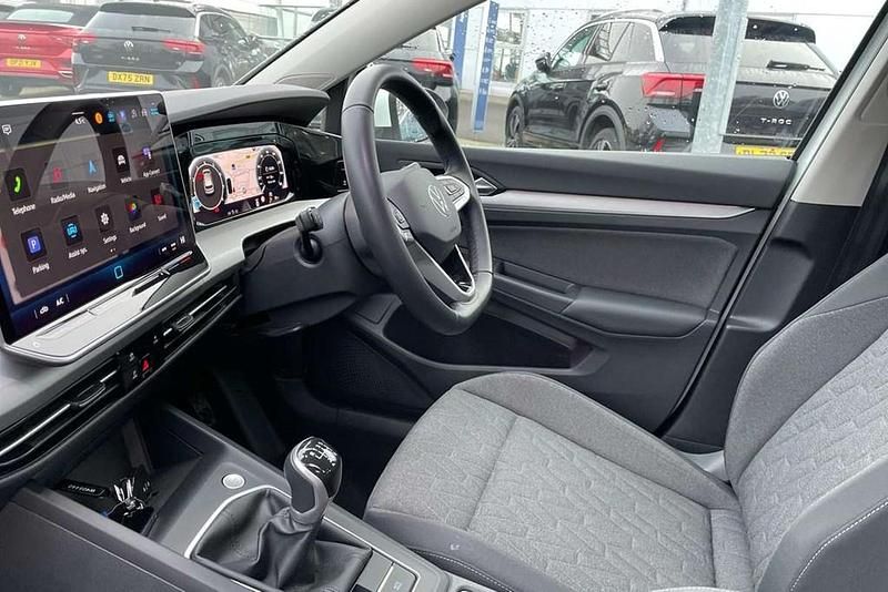 Used VW Golf VIII Life 115 HP (84 kW) 2024 White Hatchback