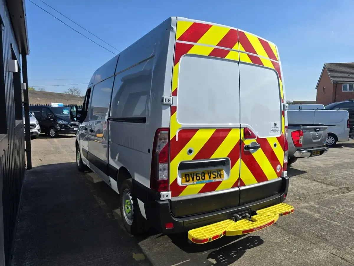Begagnad Vauxhall Movano 2018 Vit Minibuss