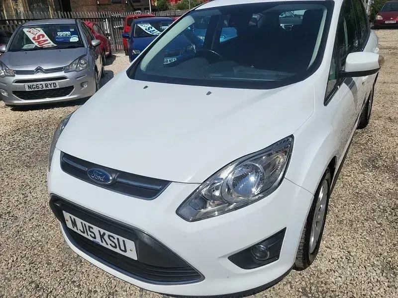 Used Ford C-MAX Zetec 120 HP (88 kW) 2015 White MPV
